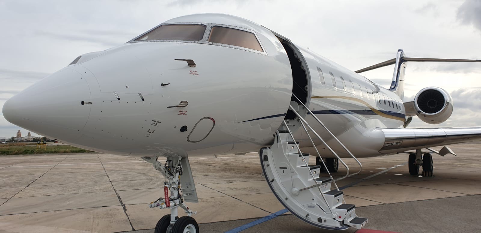9H-IRC aircraft