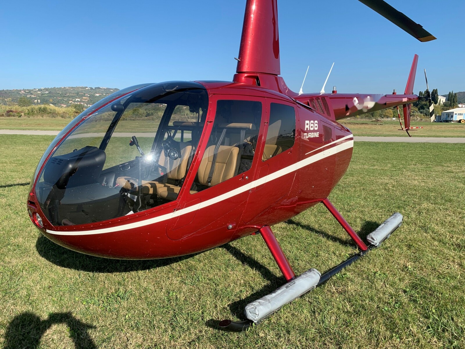 Robinson R66