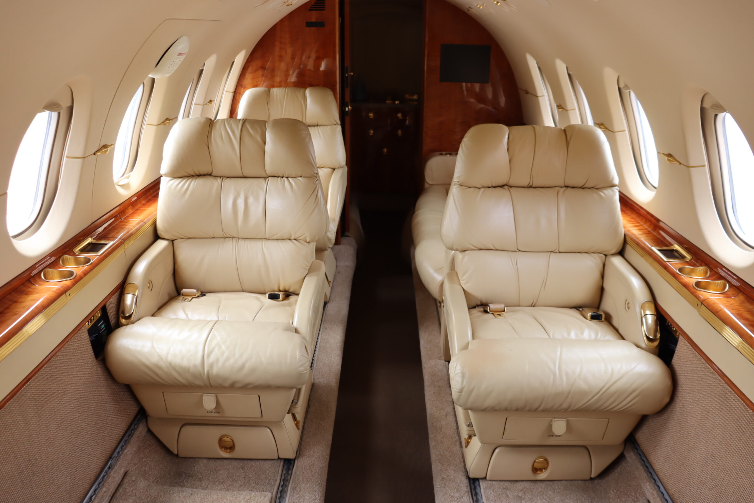 Hawker 900XP