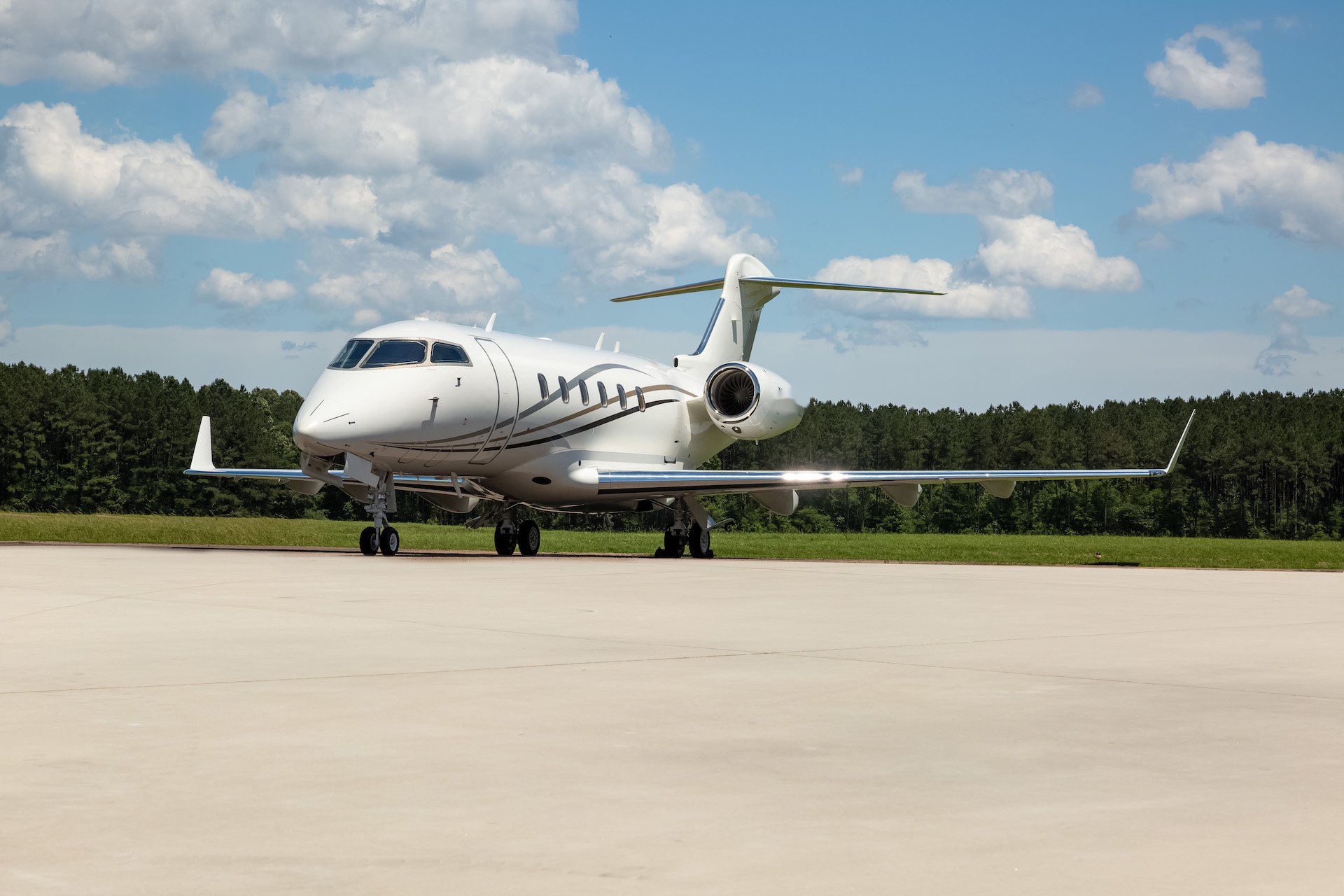 Challenger 300