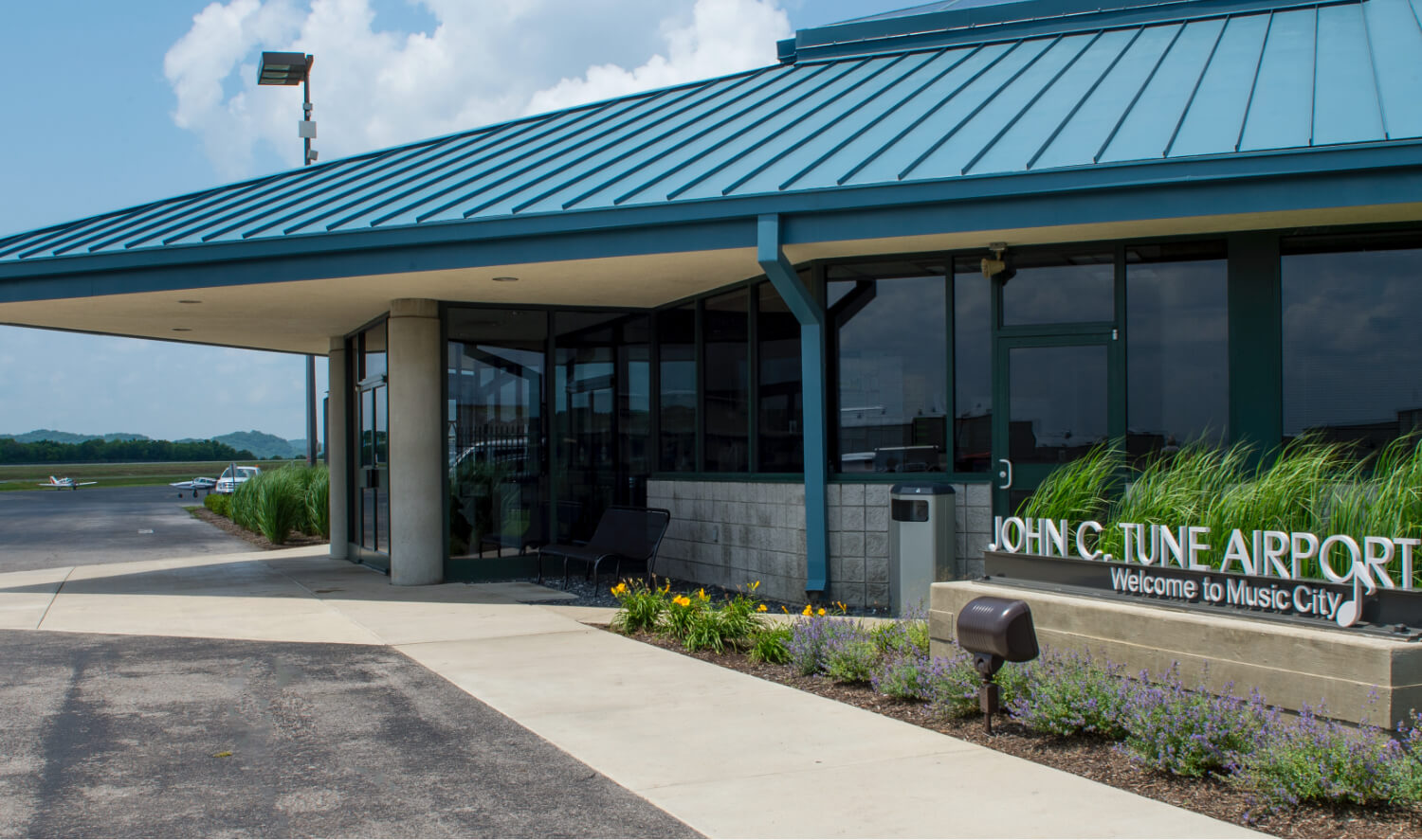 Contour Aviation FBO John C Tune — operator location image
