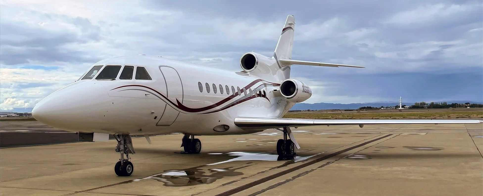 Falcon 900B