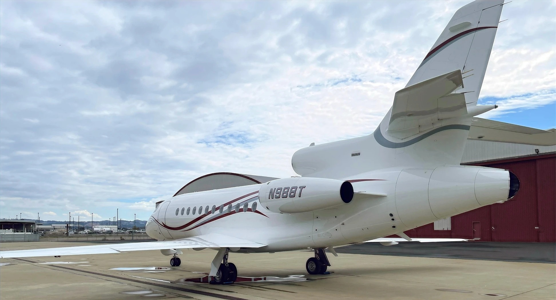 Falcon 900B