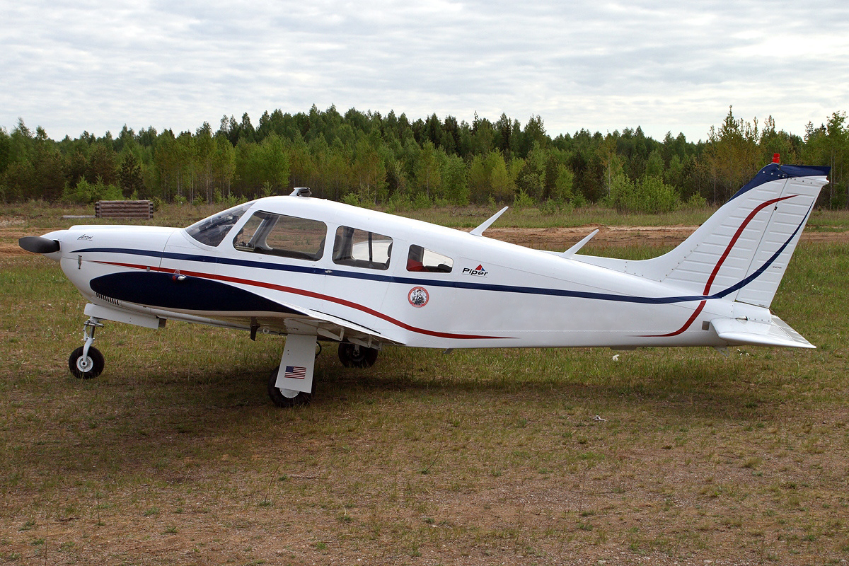 Piper PA-28R-200 Arrow II