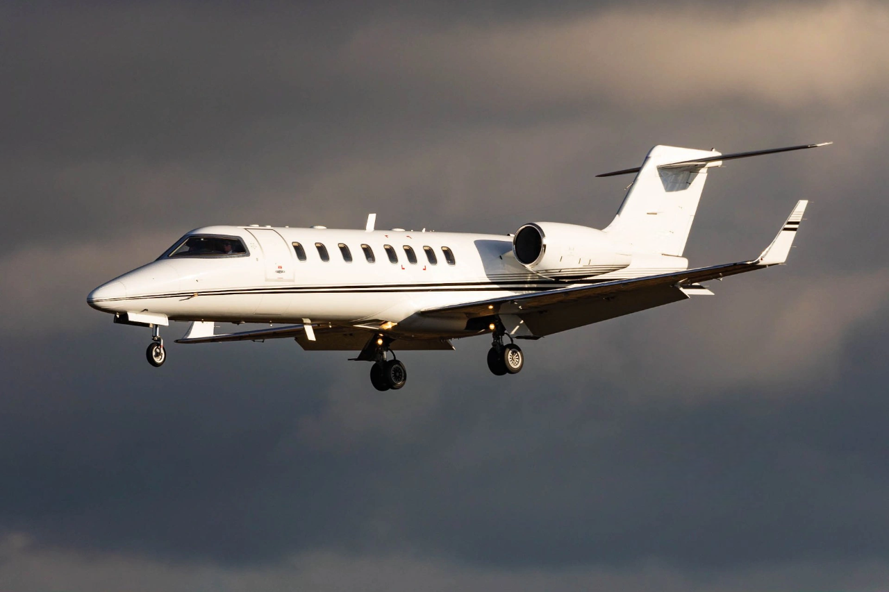 Learjet_45XR.jpg-Photoroom.png