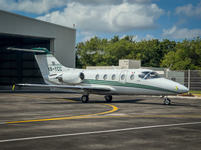 Hawker 400XP