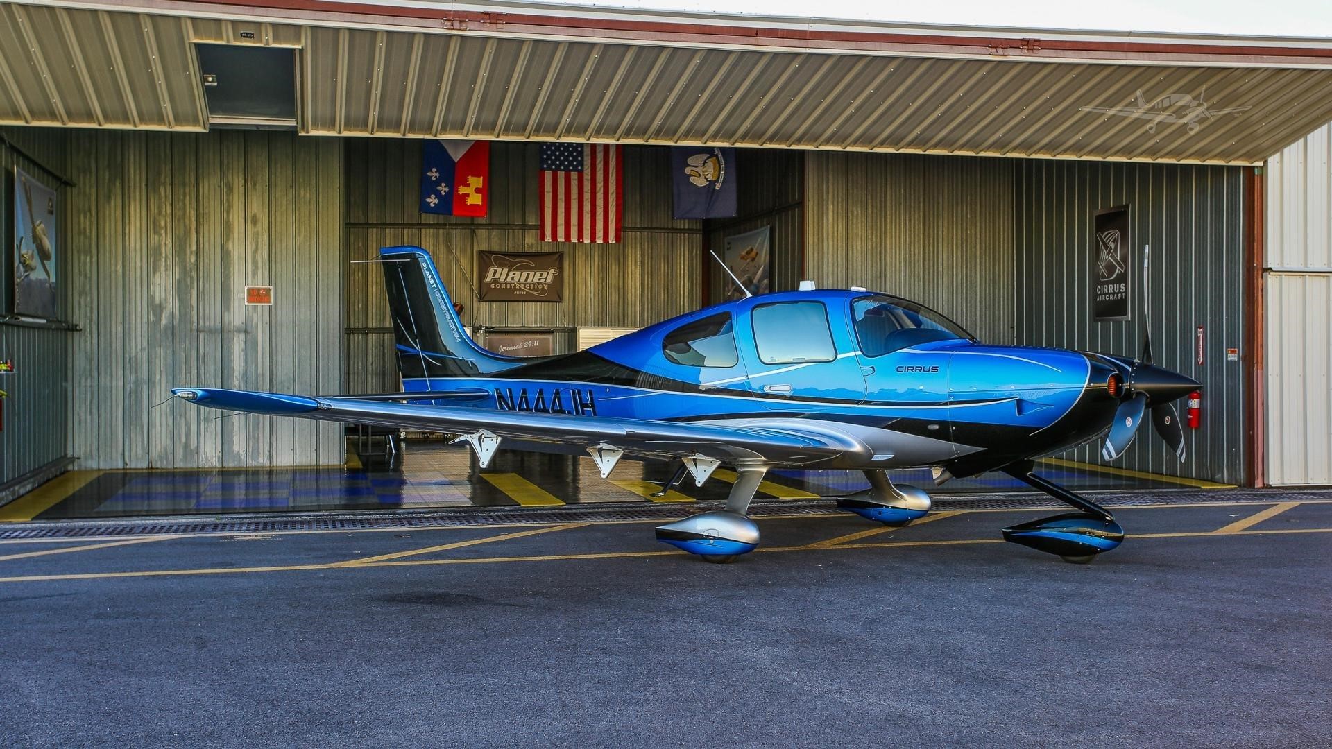 Cirrus SR22
