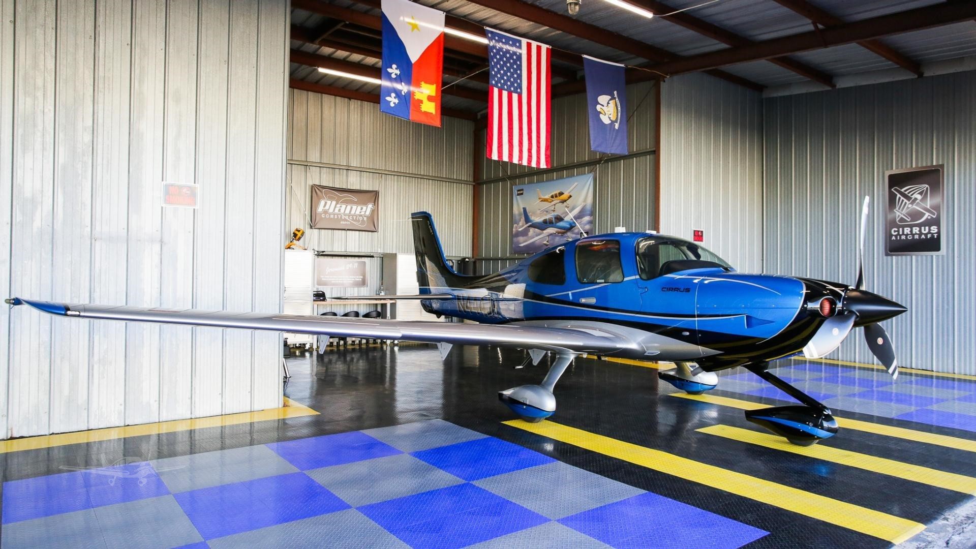 Cirrus SR22