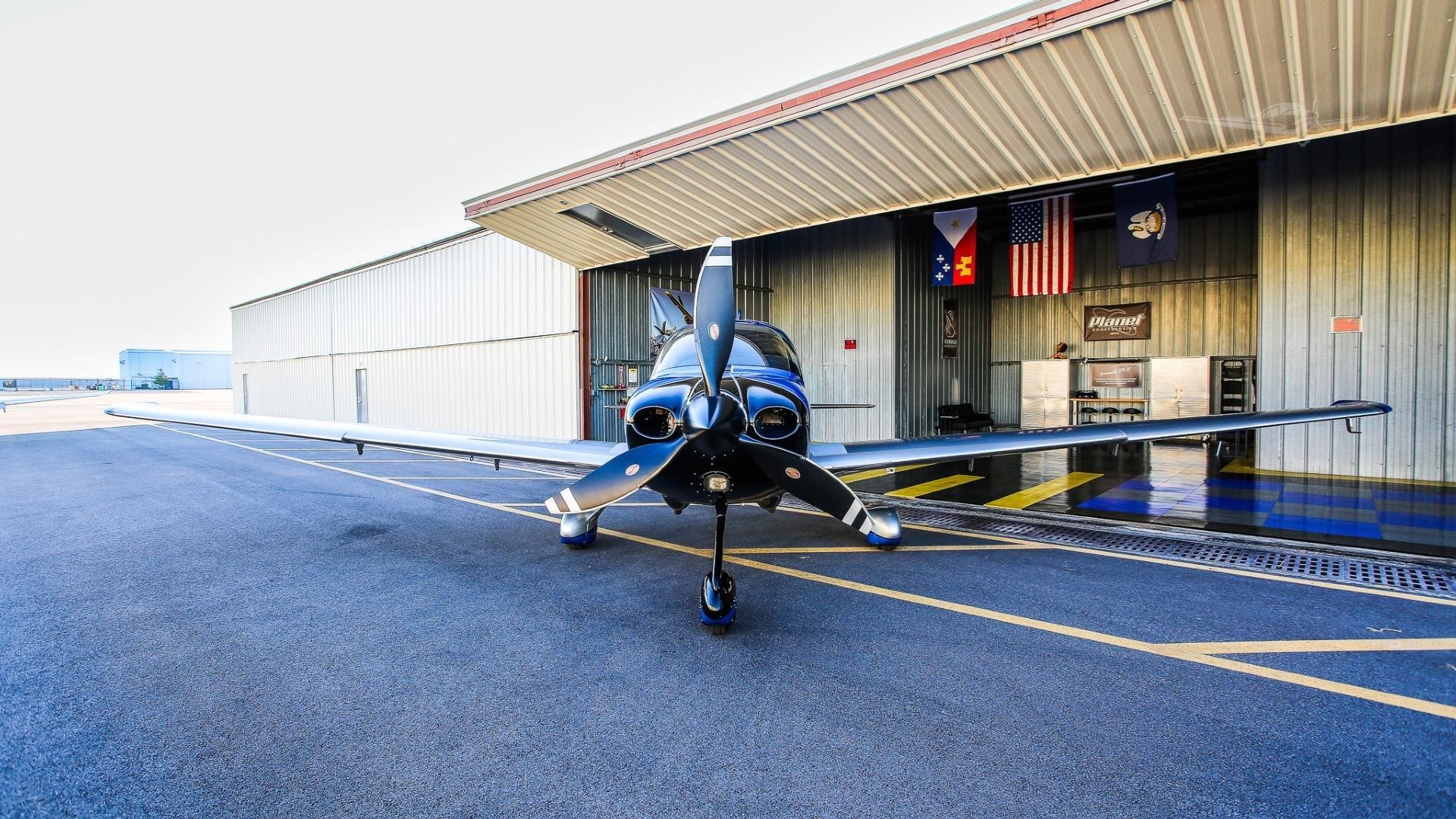 Cirrus SR22