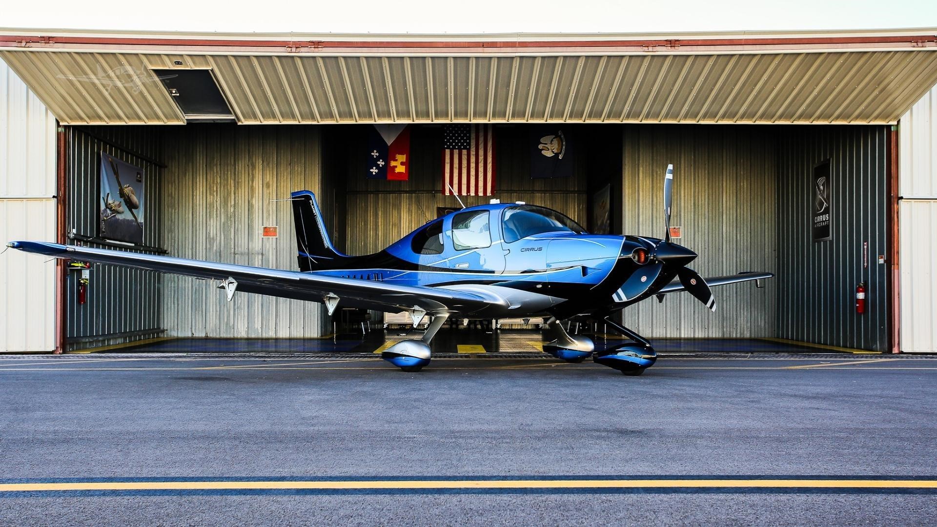 Cirrus SR22