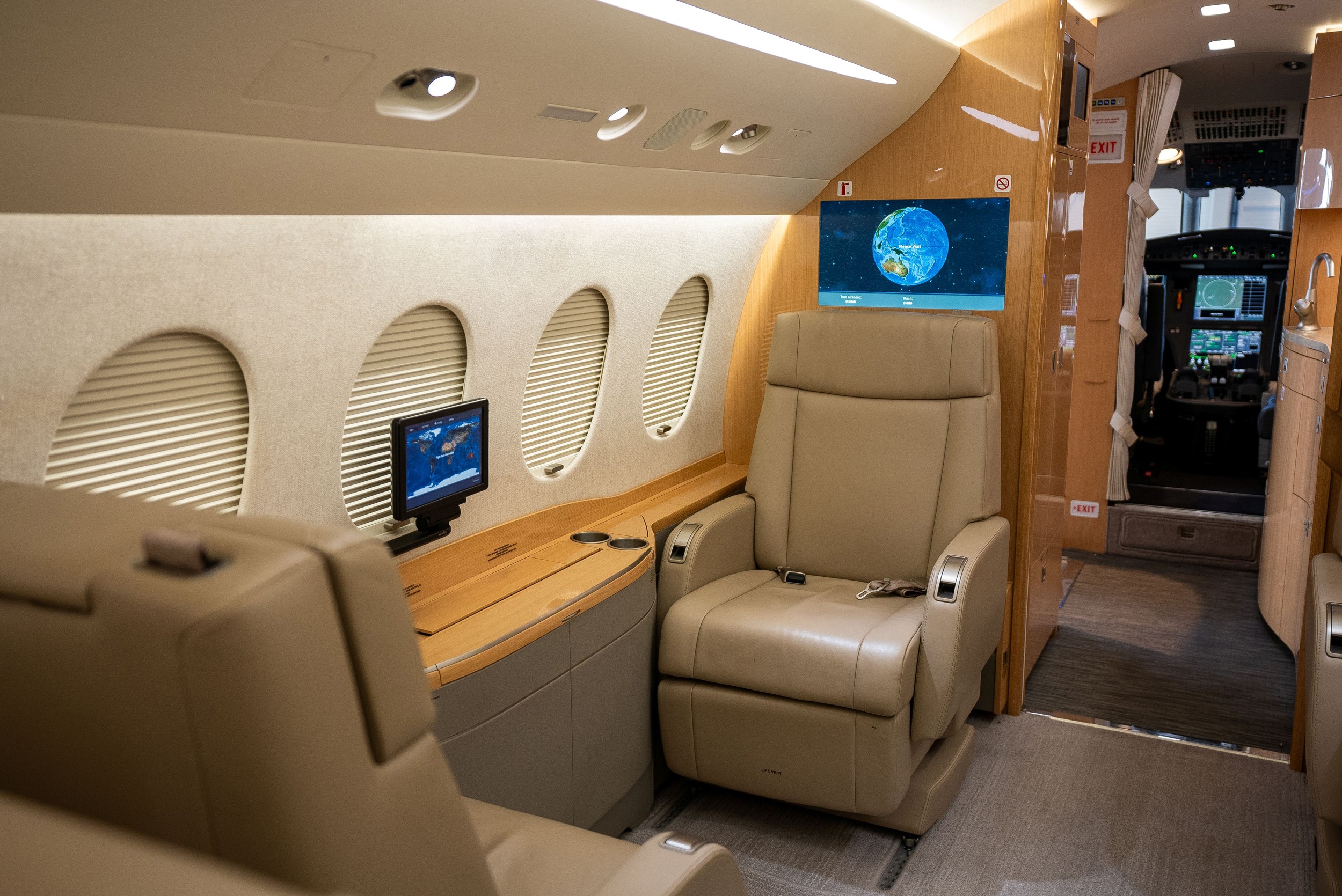 Falcon 2000LXS