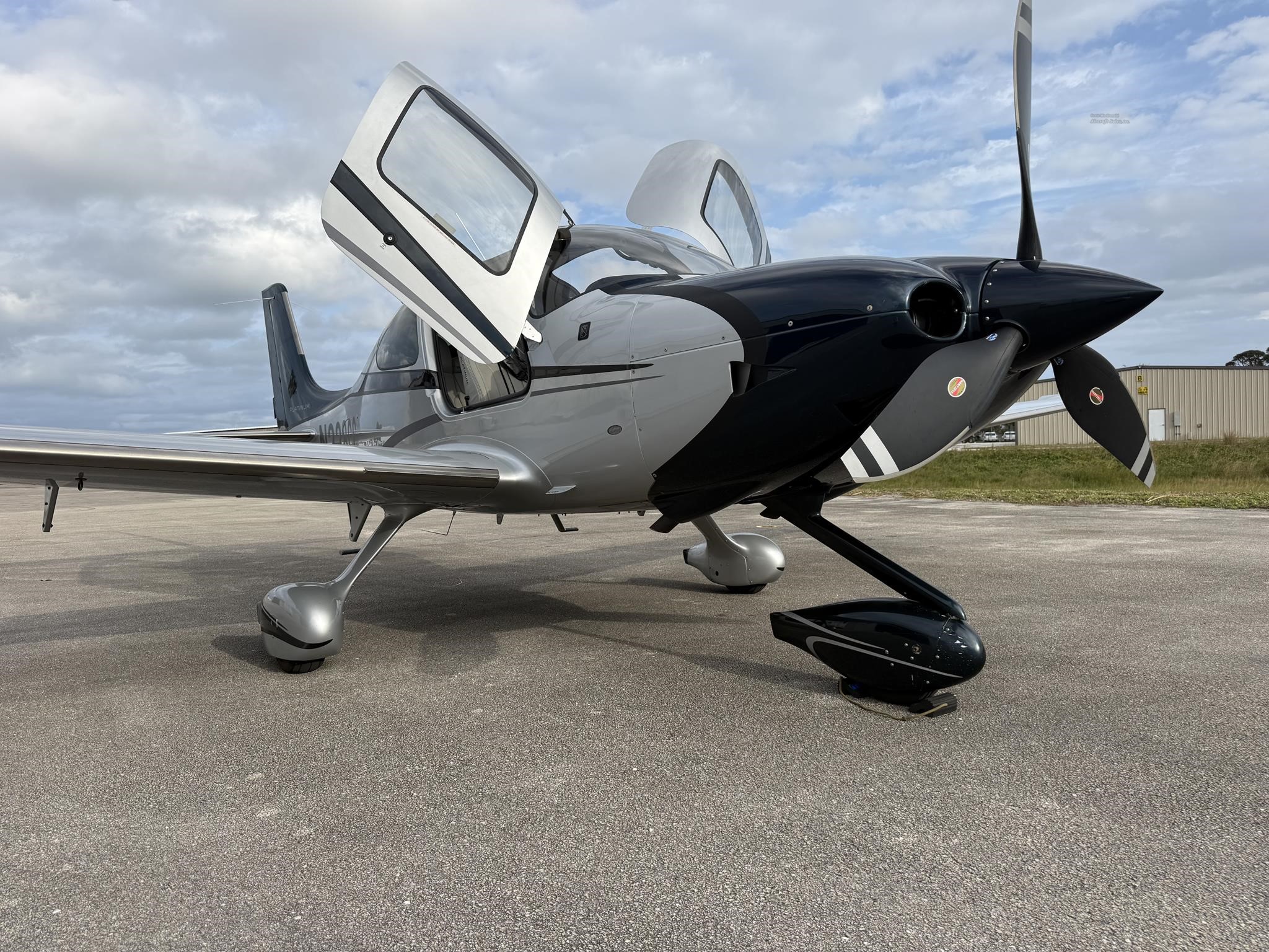 Cirrus SR22
