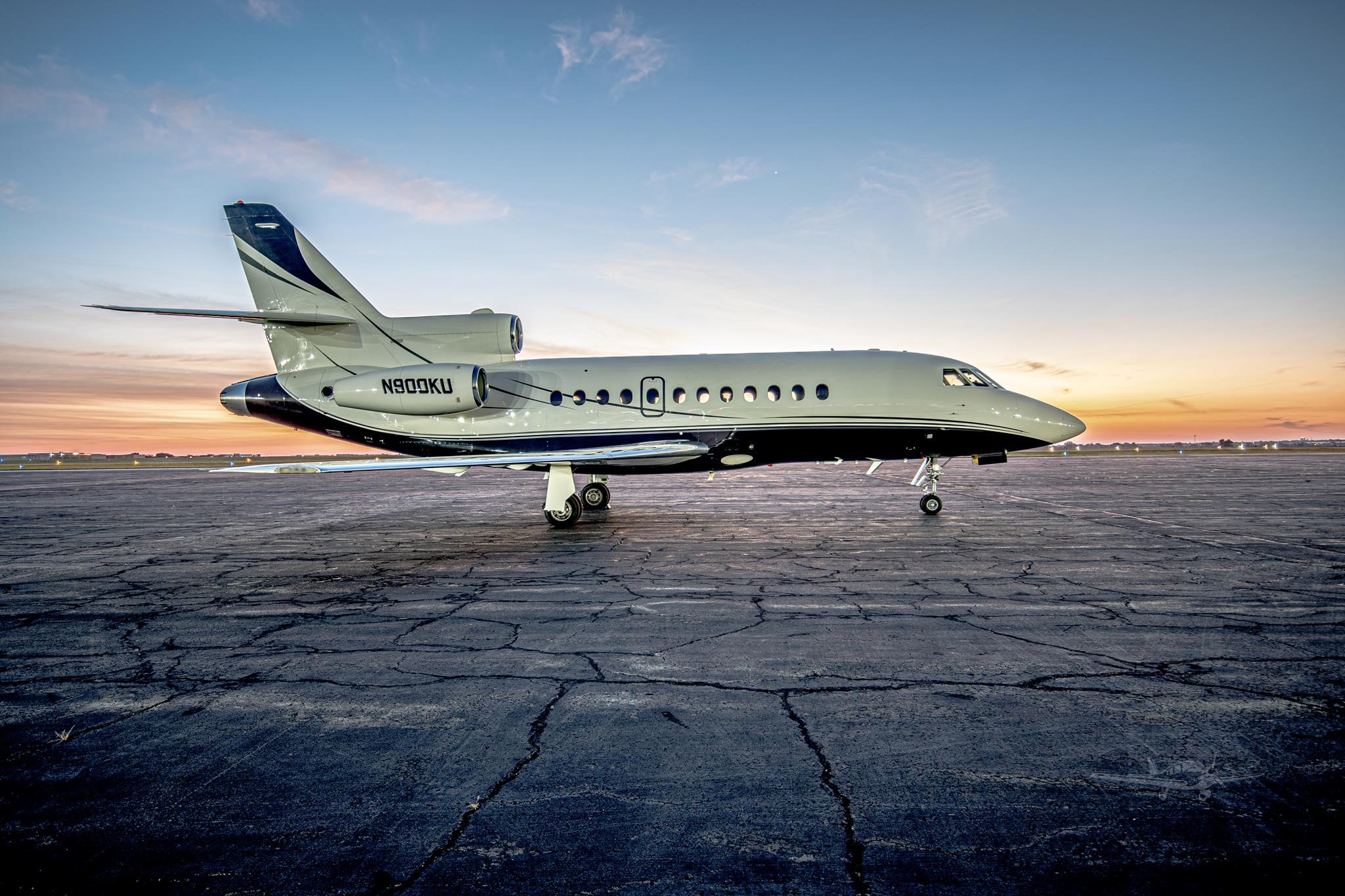 Falcon 900B