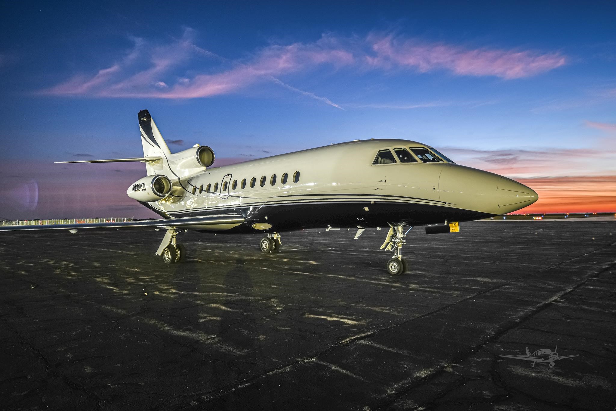 Falcon 900B