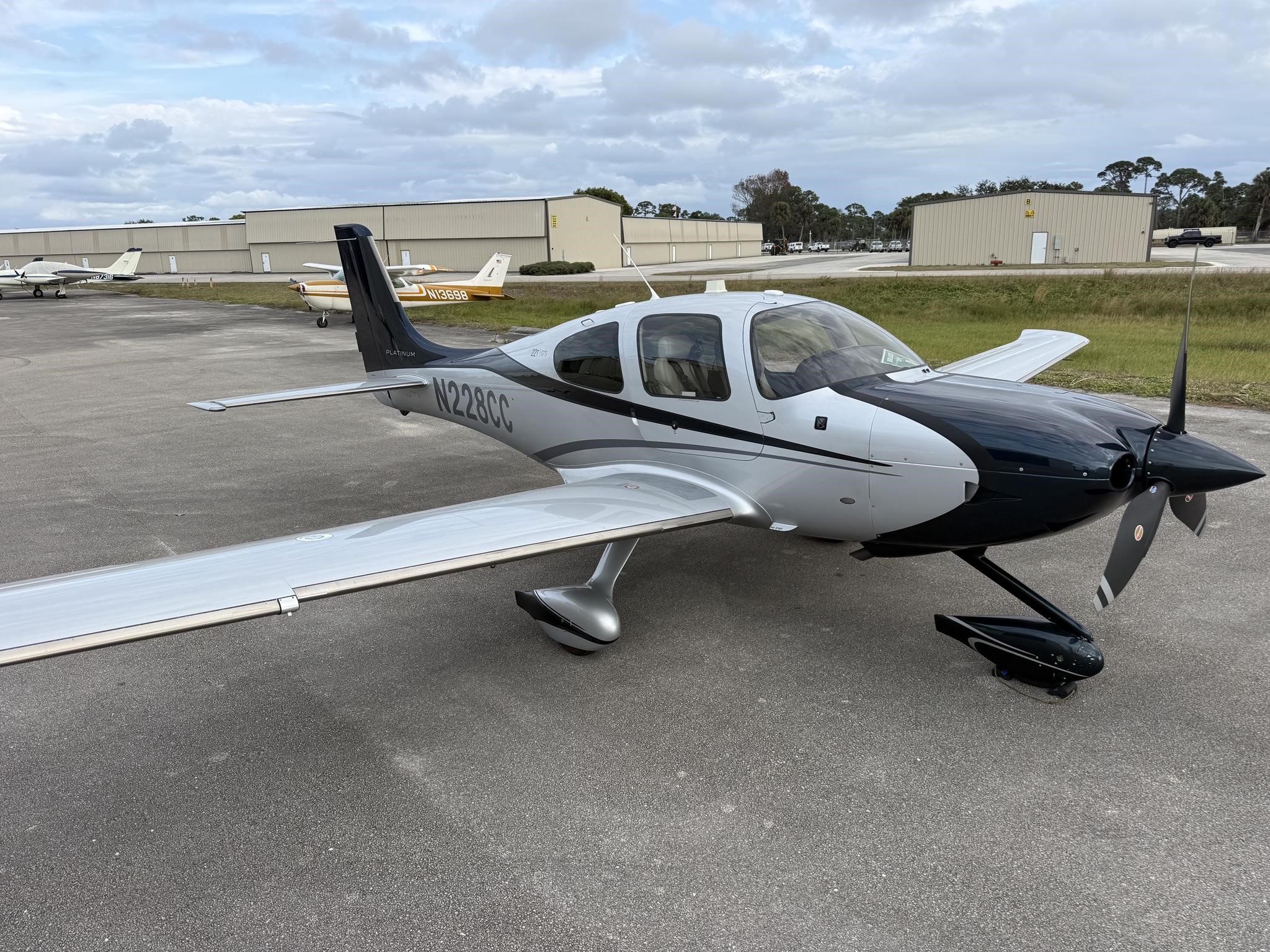 Cirrus SR22