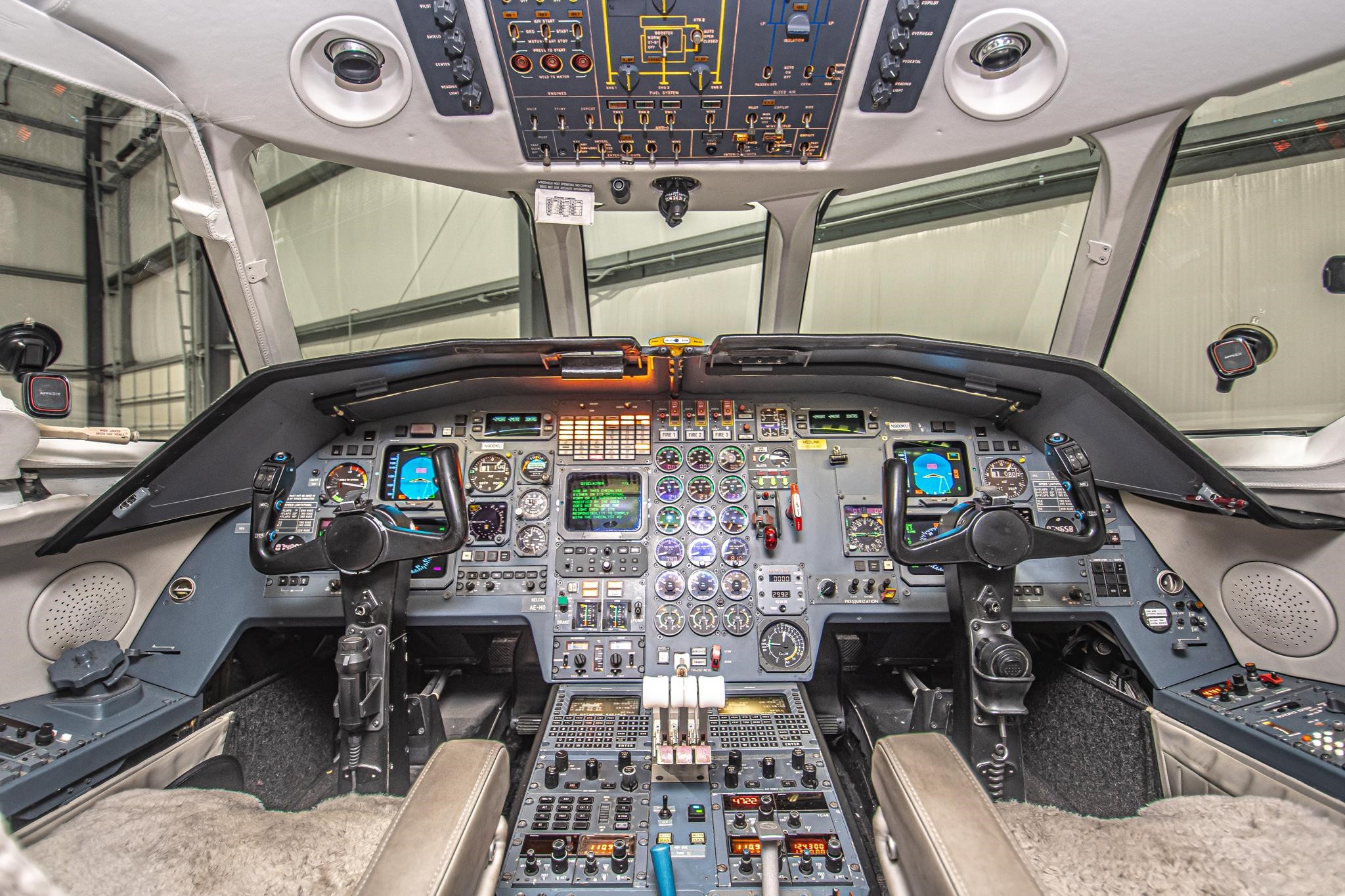Falcon 900B