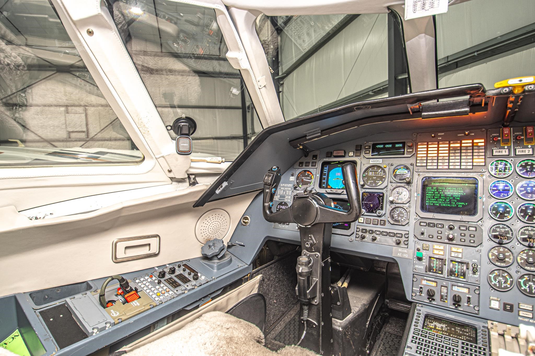 Falcon 900B