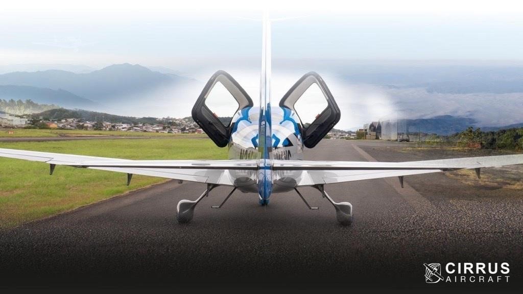 Cirrus SR22