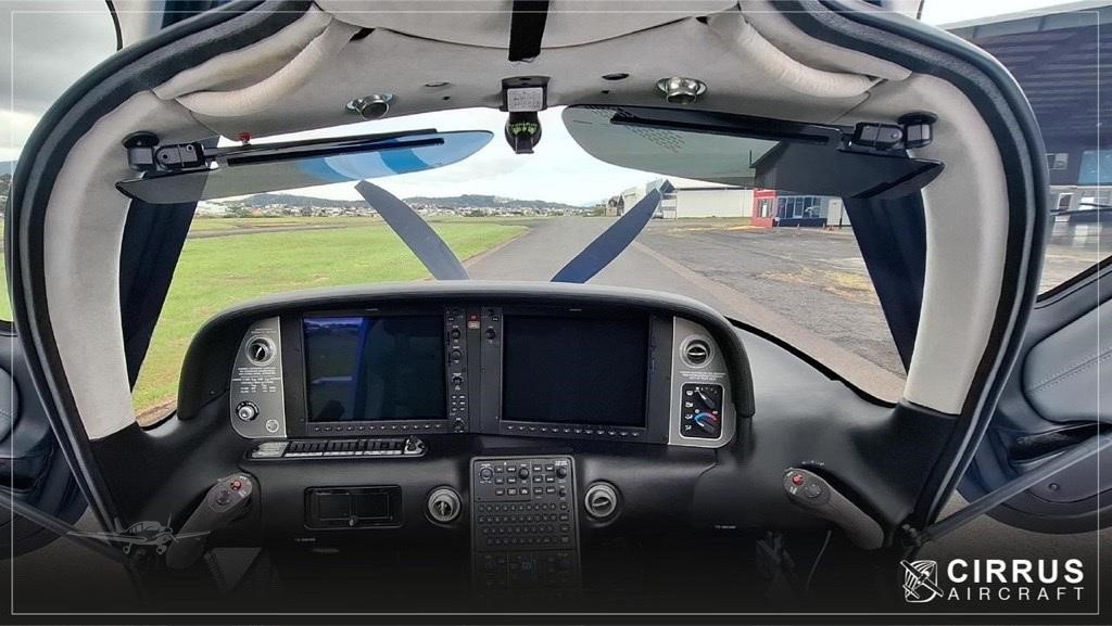 Cirrus SR22