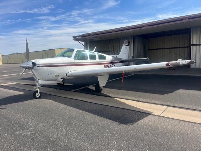 Beechcraft F33A Bonanza
