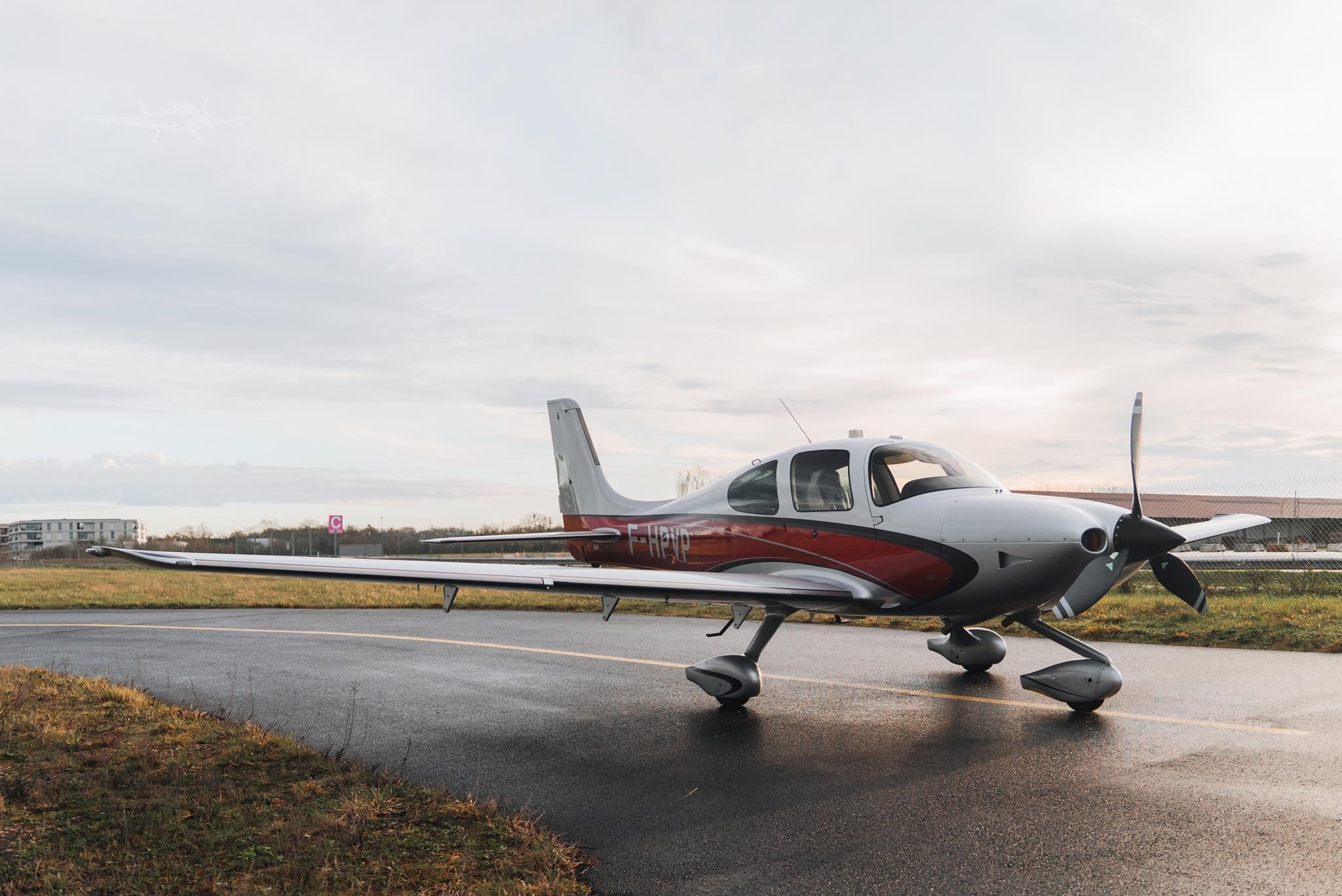 Cirrus SR22