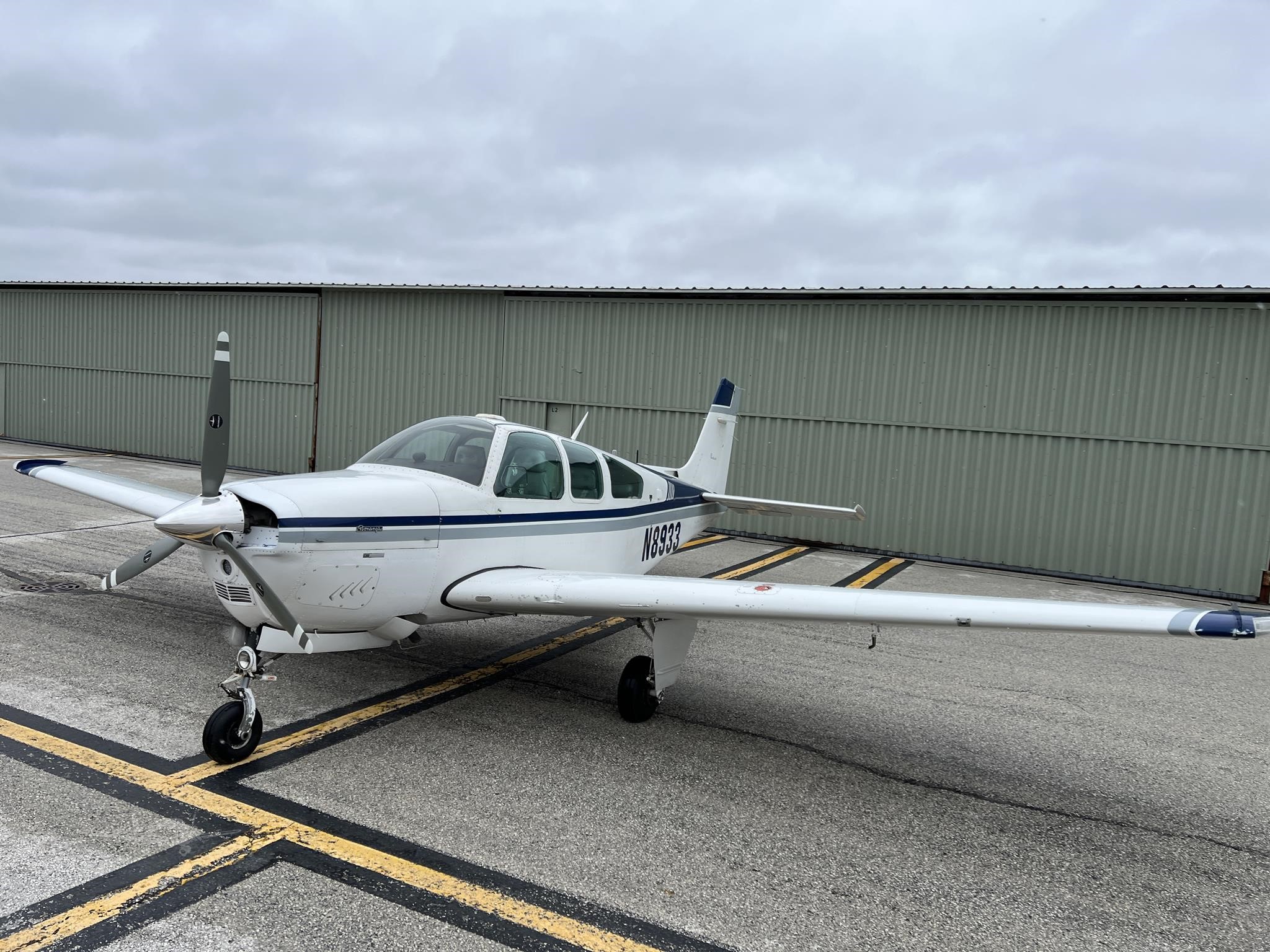 Beechcraft F33A Bonanza