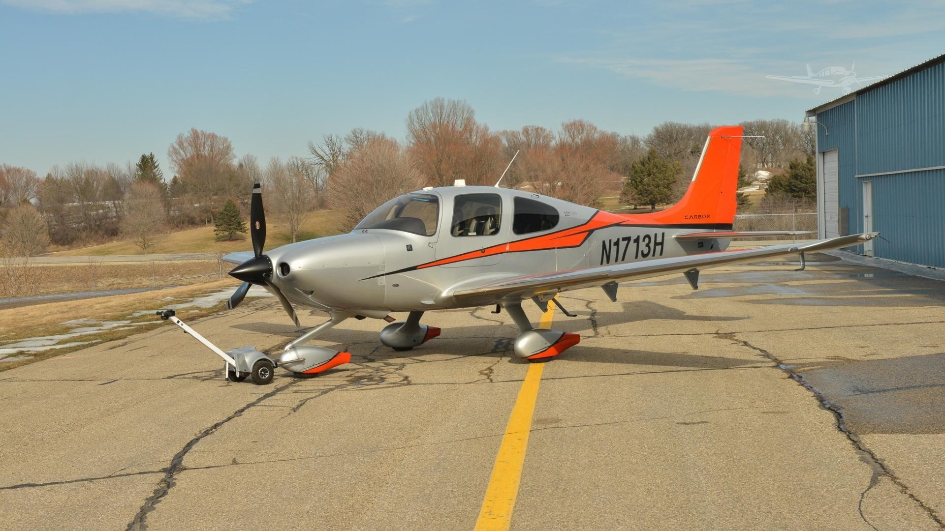 Cirrus SR22