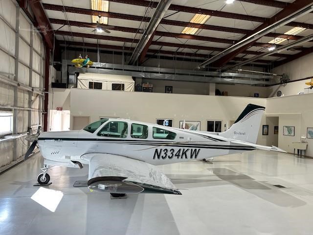 Beechcraft F33A Bonanza