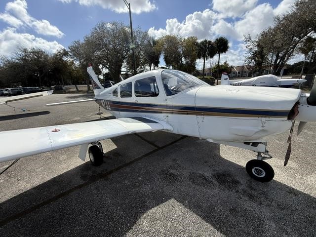 Piper PA-28R-200 Arrow II