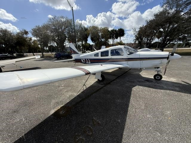 Piper PA-28R-200 Arrow II
