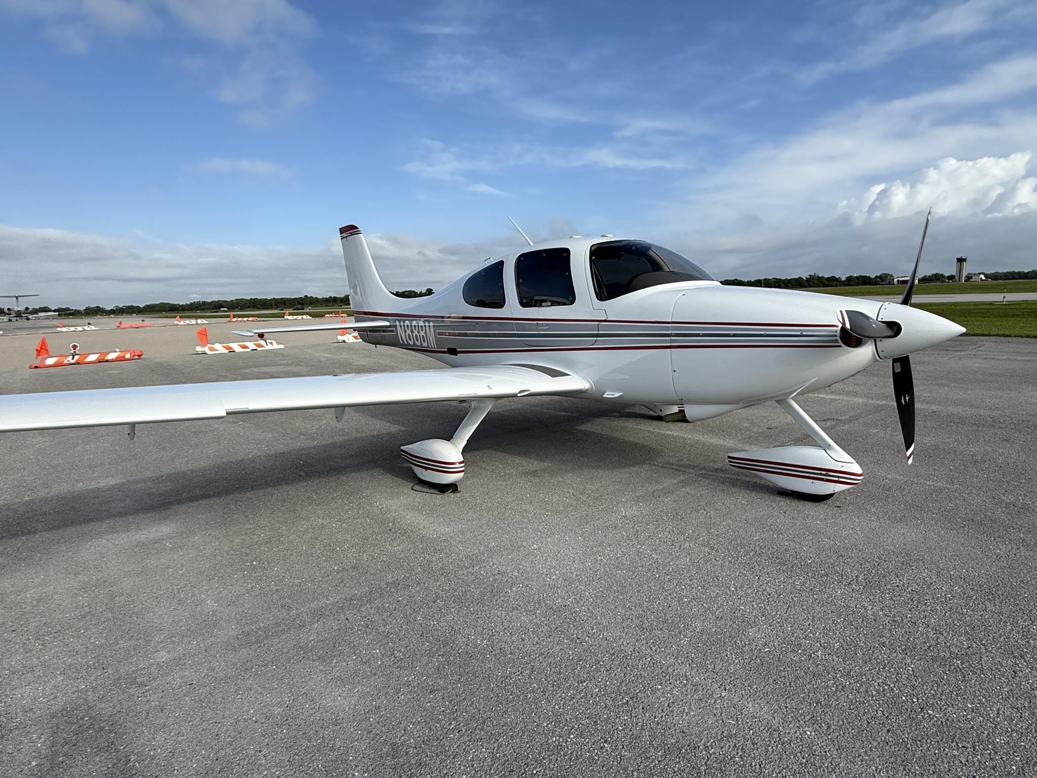 Cirrus SR22