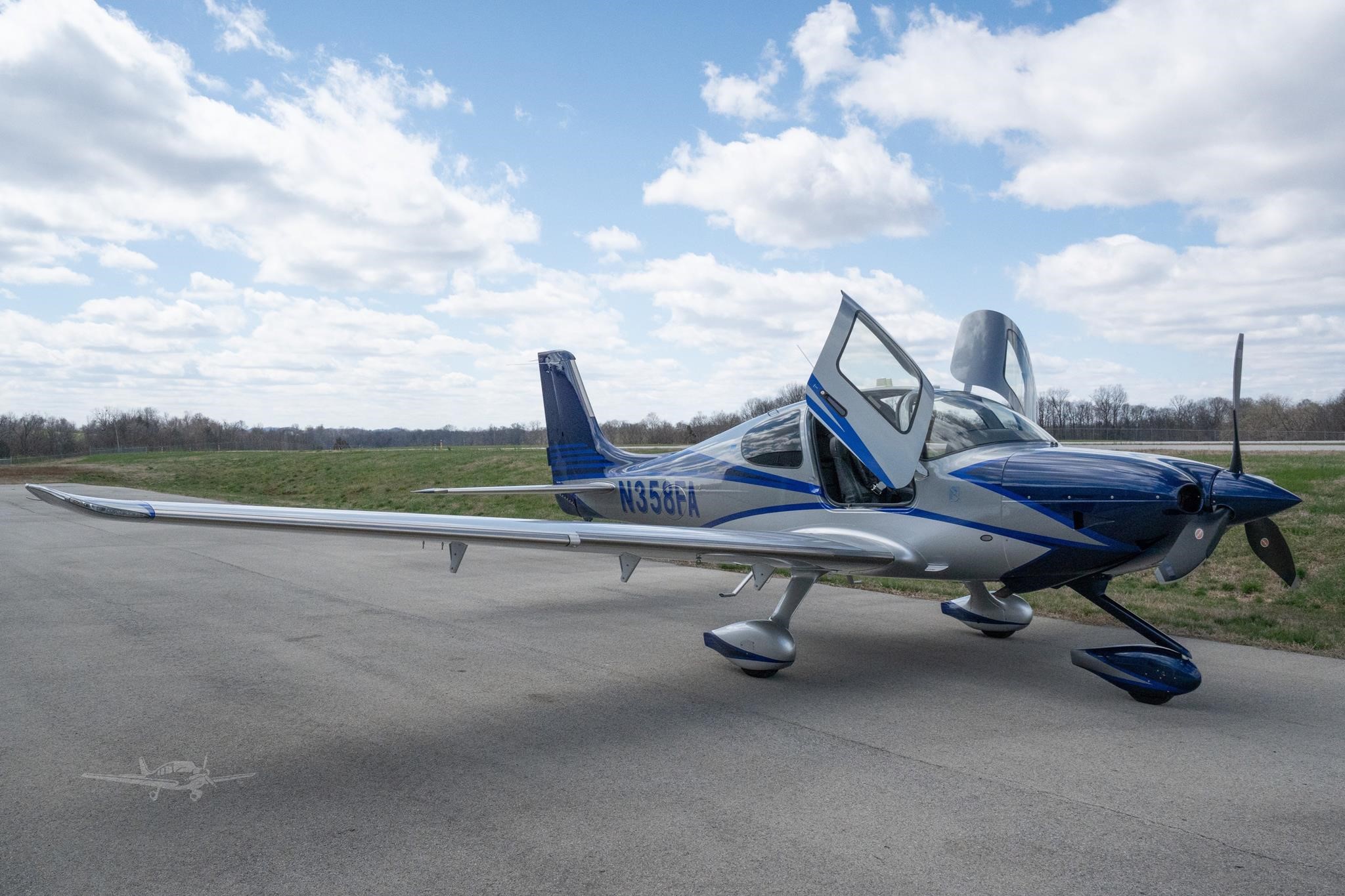 Cirrus SR22
