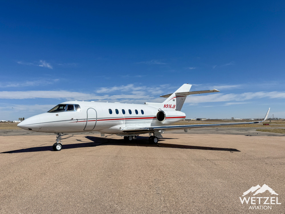 Hawker 900XP