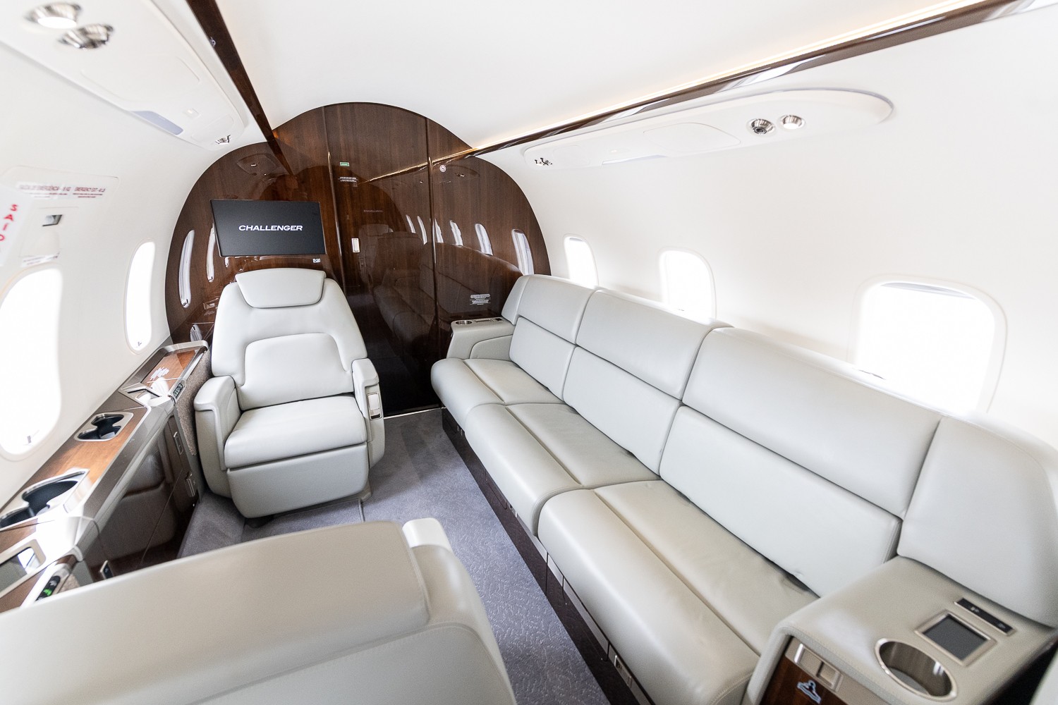 Challenger 350