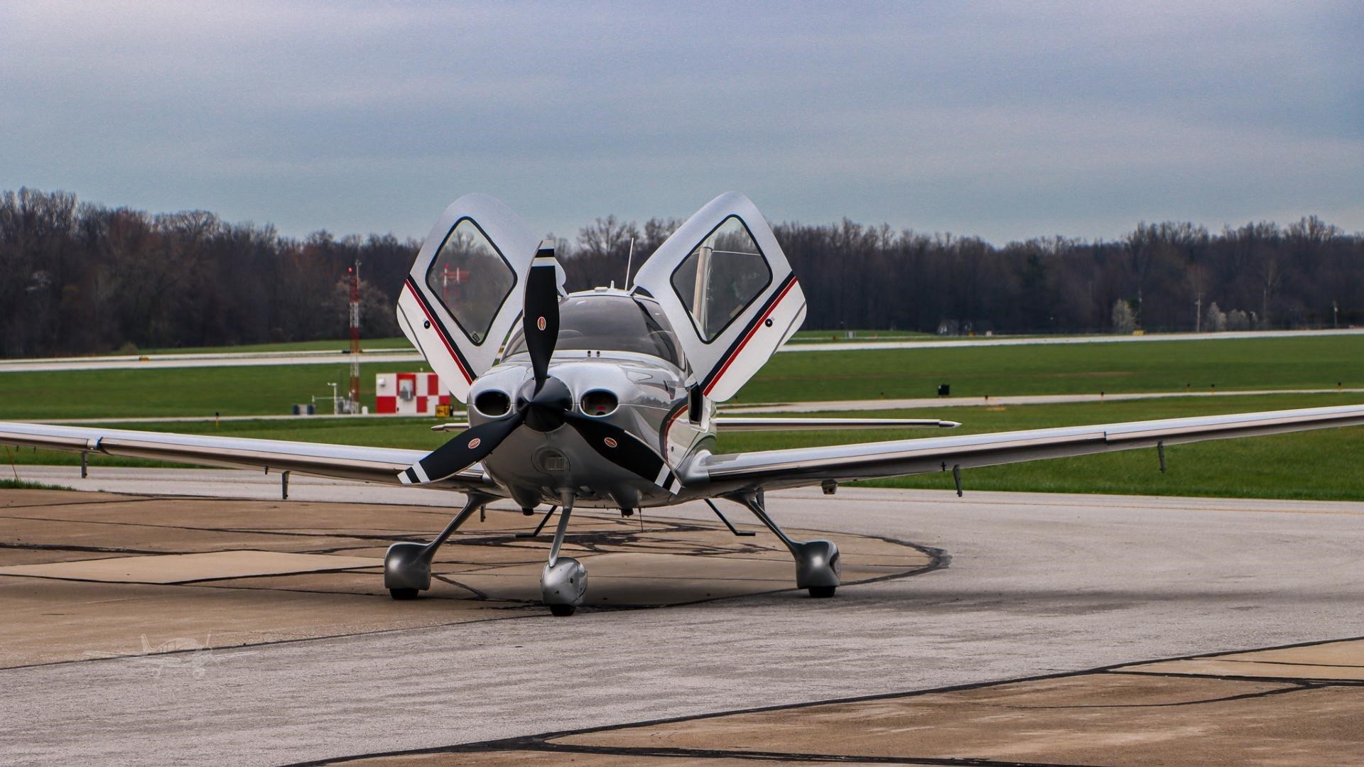 Cirrus SR22
