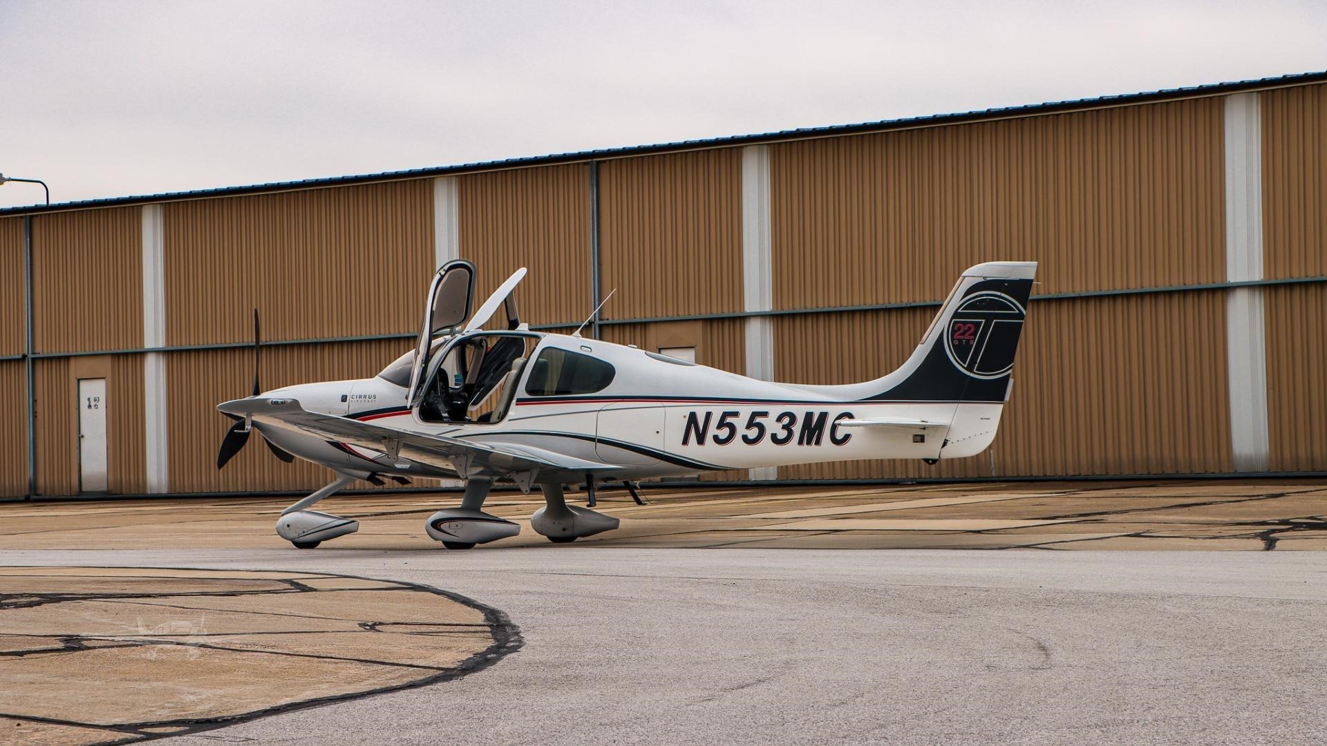 Cirrus SR22