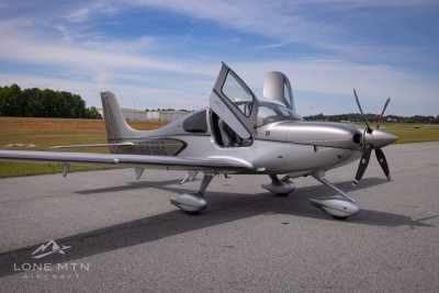 Cirrus SR22