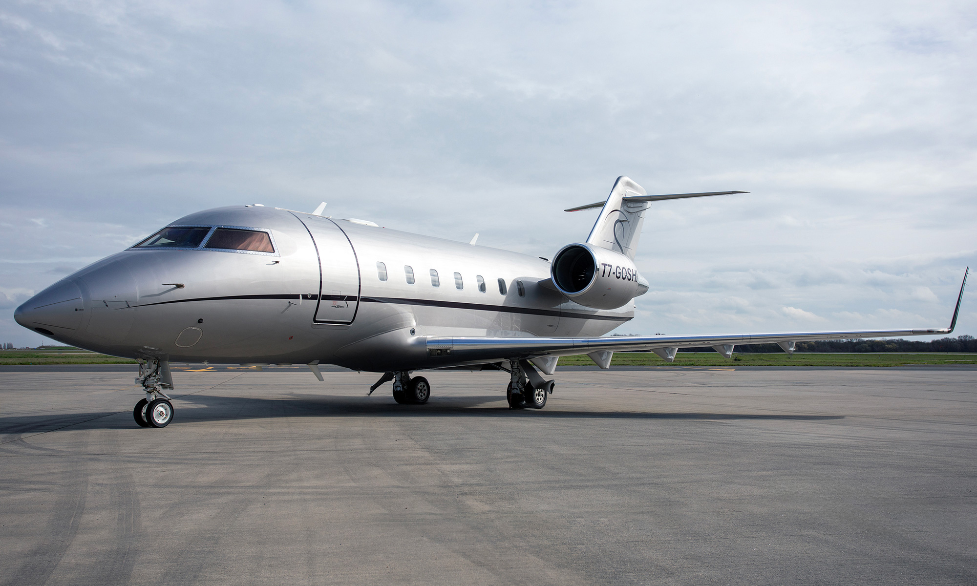 Partner aircraft Challenger 604.