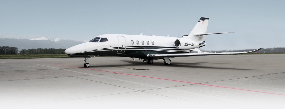 9H-AOA aircraft
