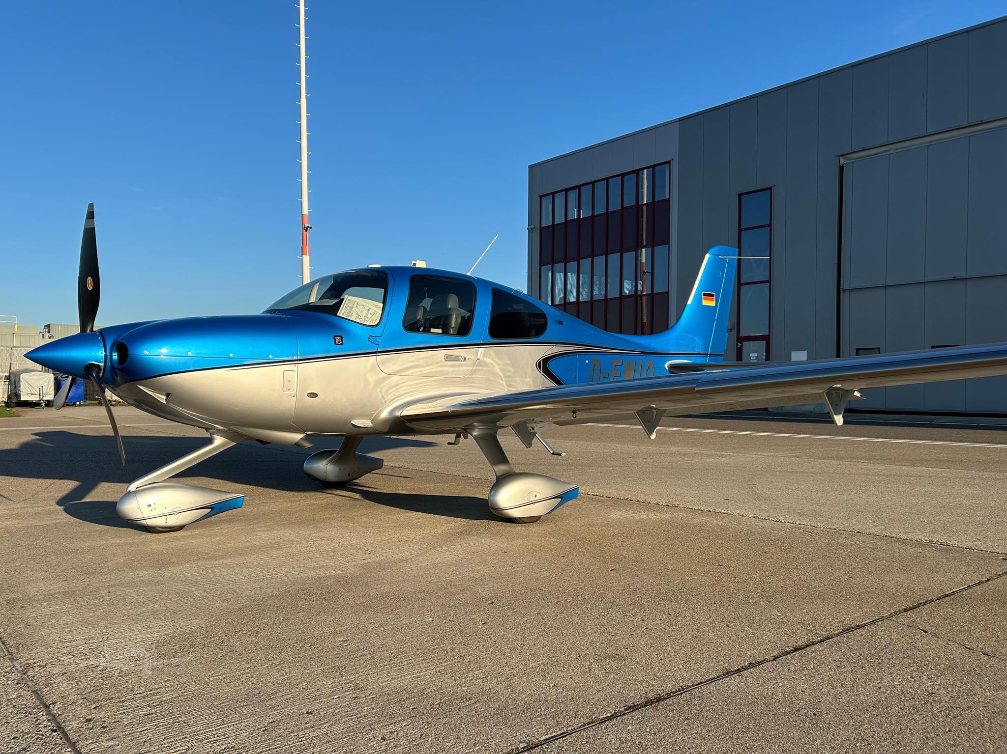 Cirrus SR22