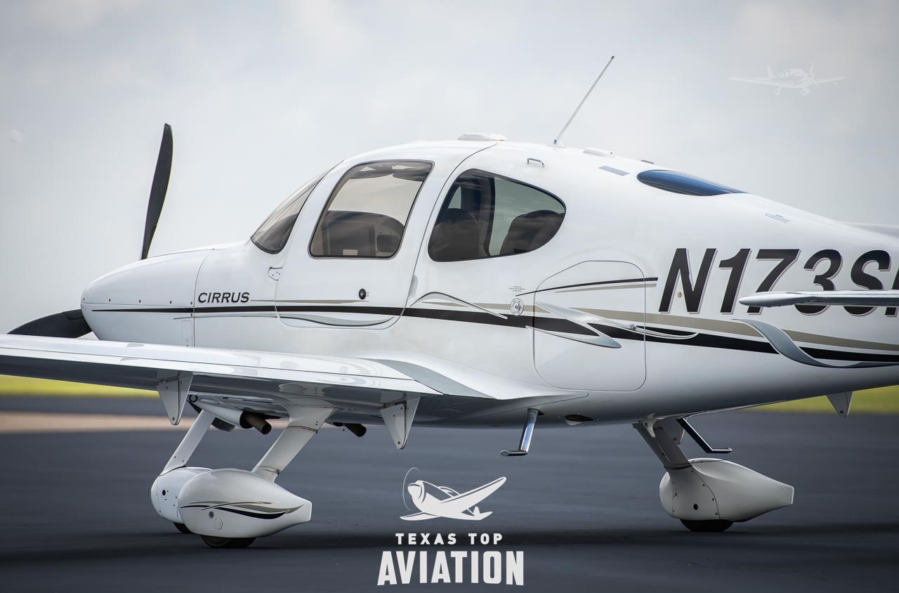 Cirrus SR22