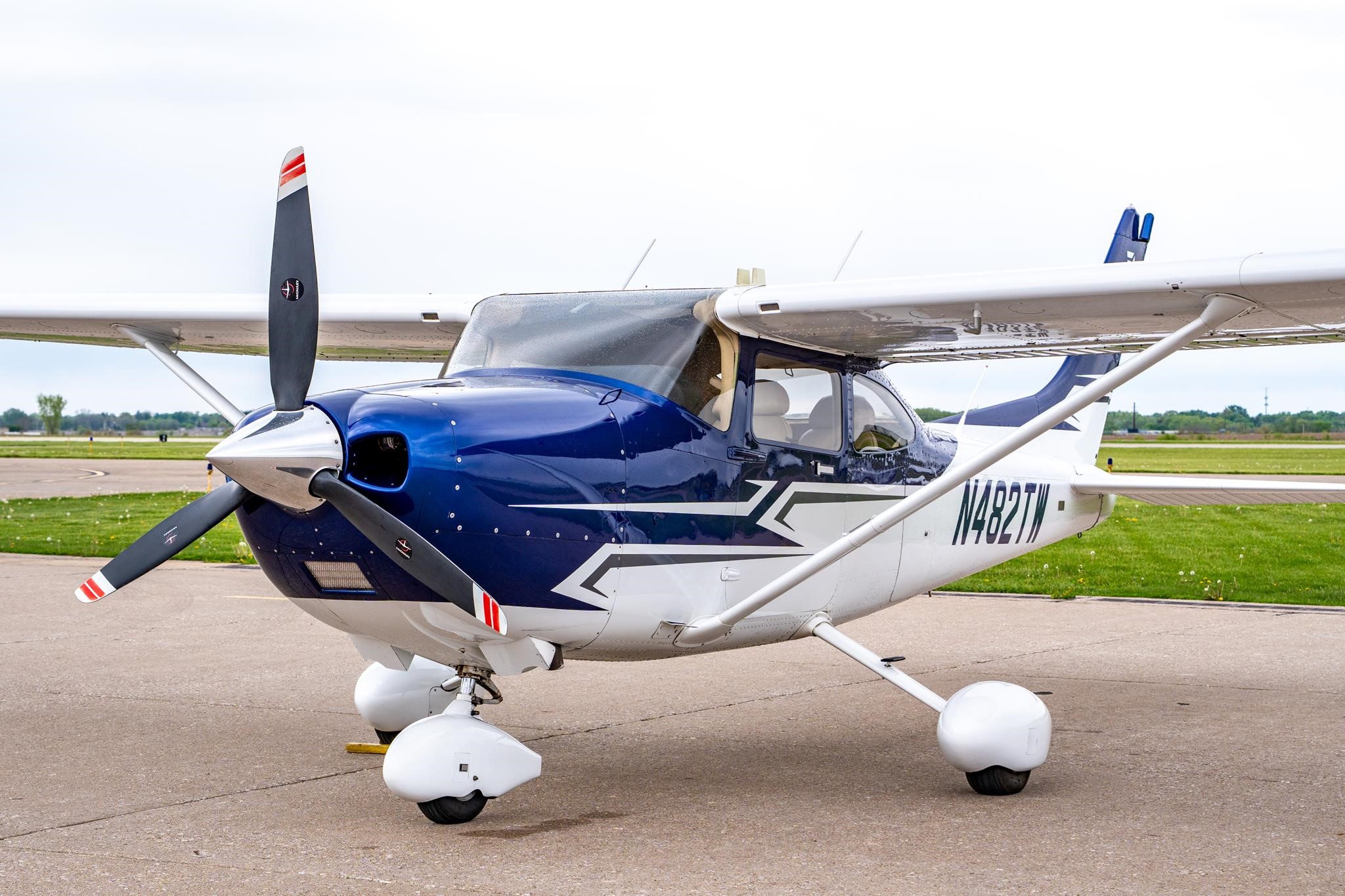 Cessna 182