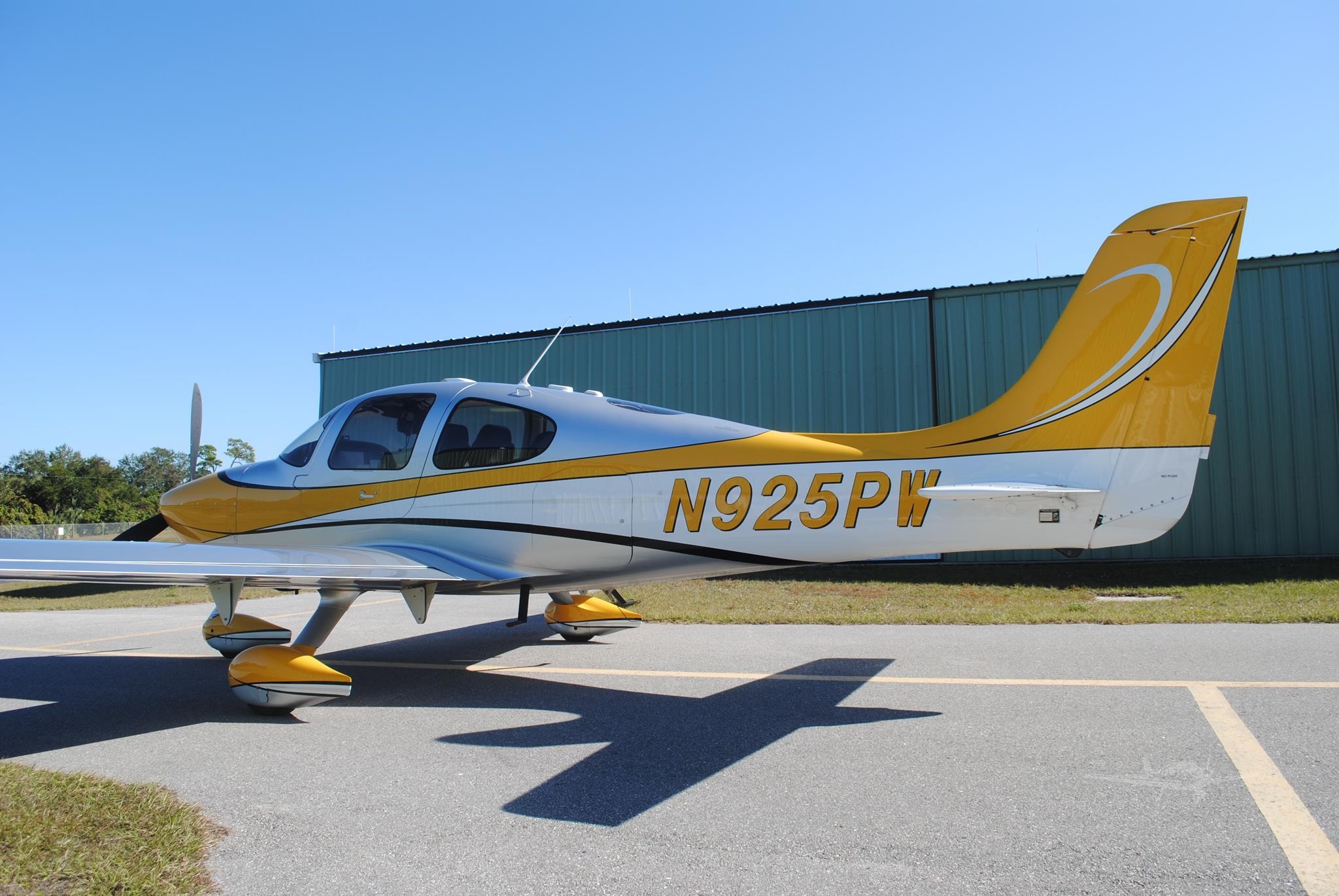 Cirrus SR22