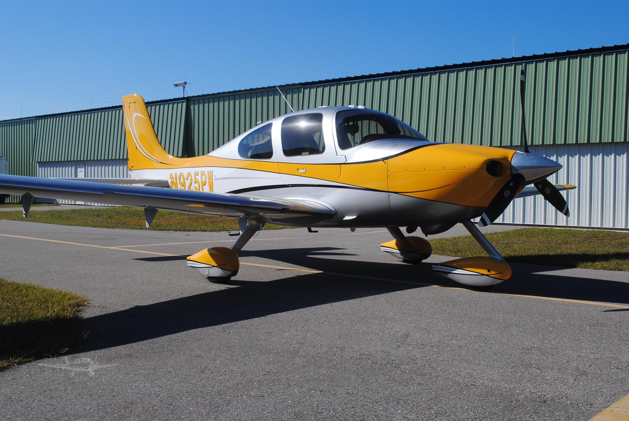 Cirrus SR22