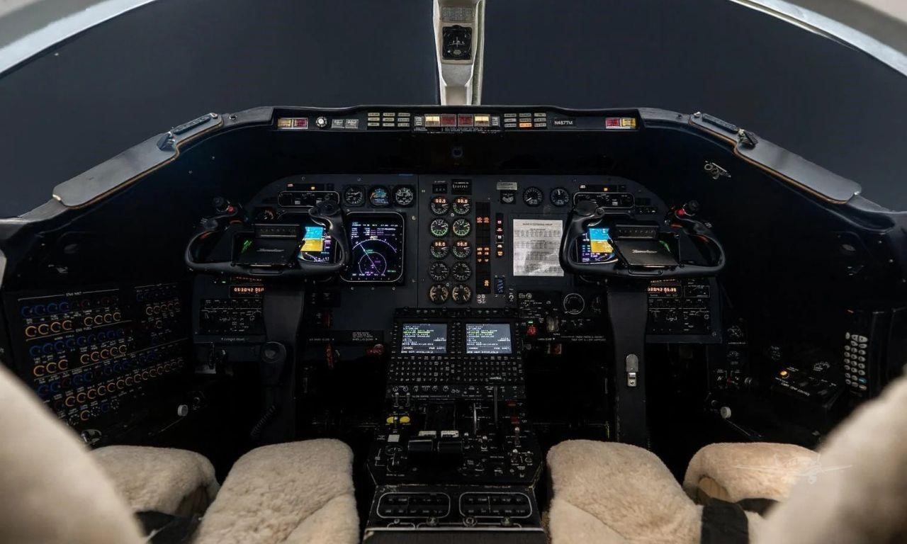 Hawker 400XP