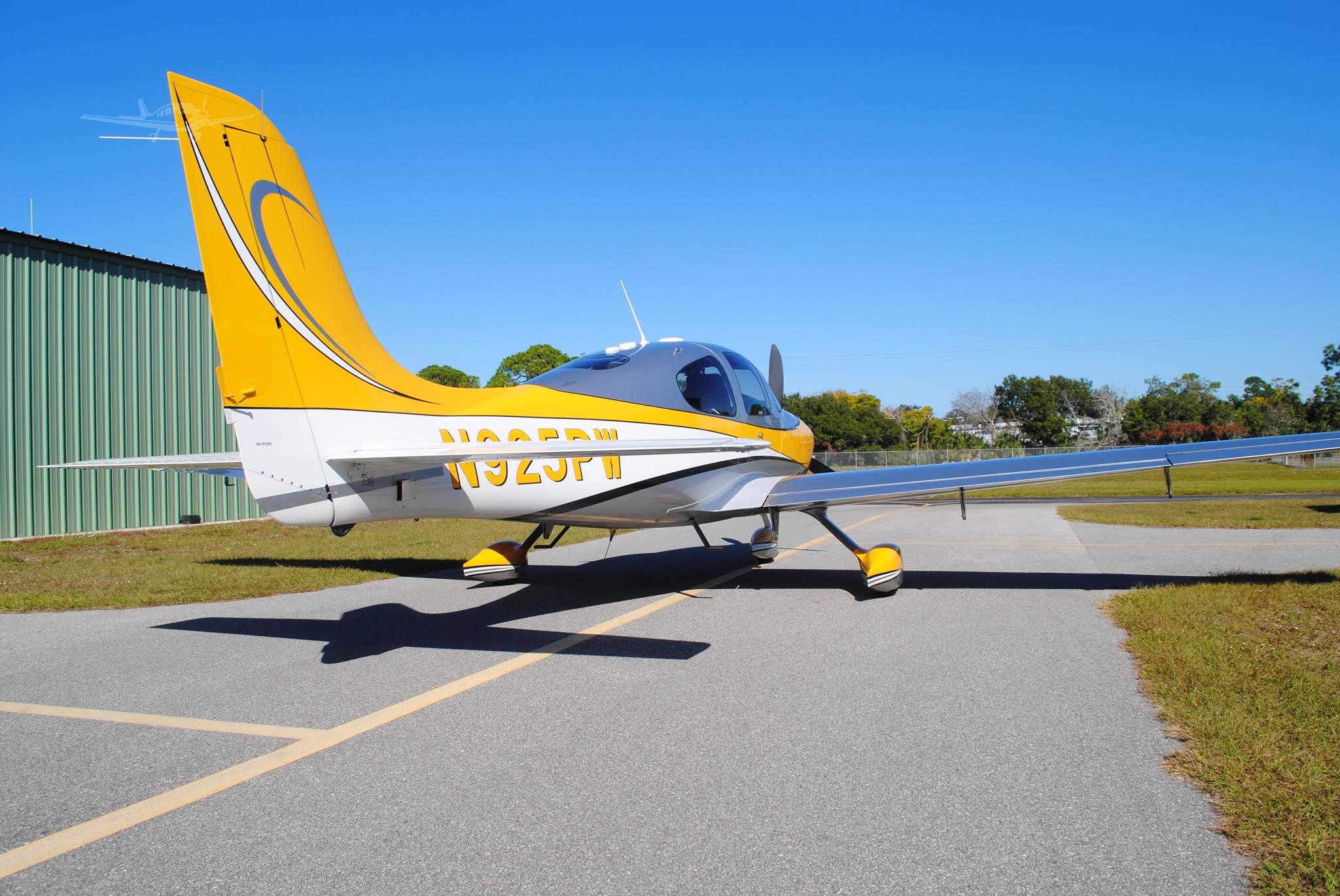 Cirrus SR22