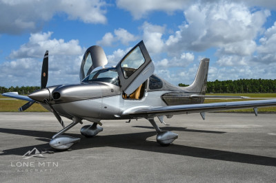 Cirrus SR22