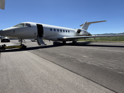 Hawker 4000