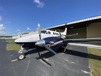 Beechcraft King Air E90
