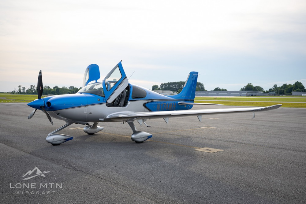 Cirrus SR22